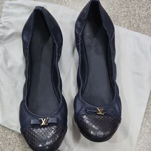 Authentic Louis Vuitton Navy Leather Reptile Toe Ballet Flats